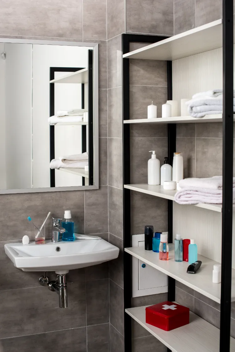 triez les objets de la salle de bain 2025