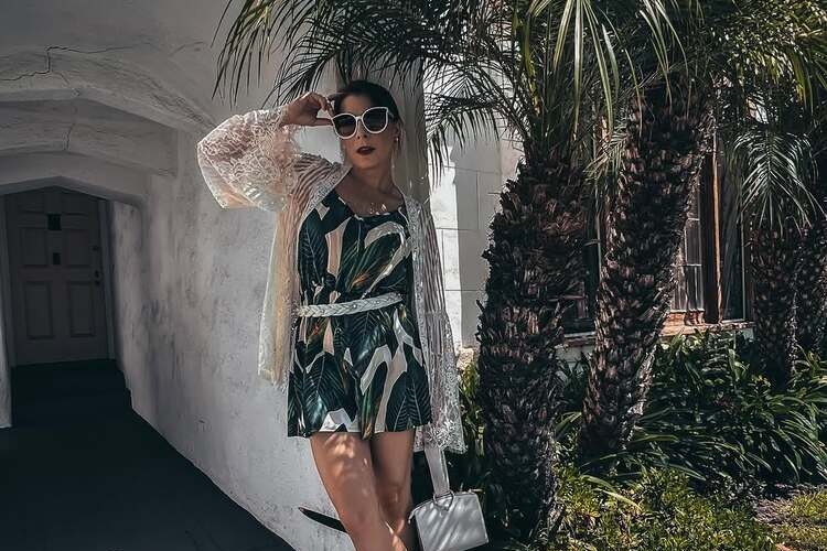 combinaison courte en vert en harmonie avec le kimono pour les filles chics