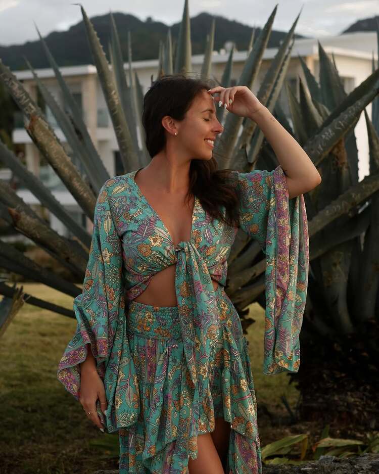 ensemble jupe et haut chic à l'esprit bohème