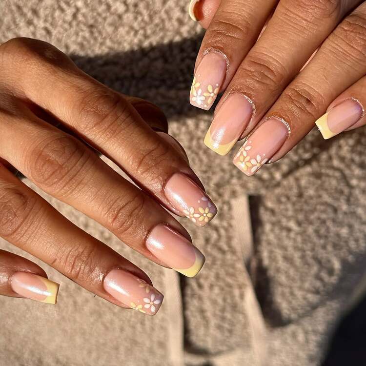 les couleurs pastel sont must pour les ongles printaniers
