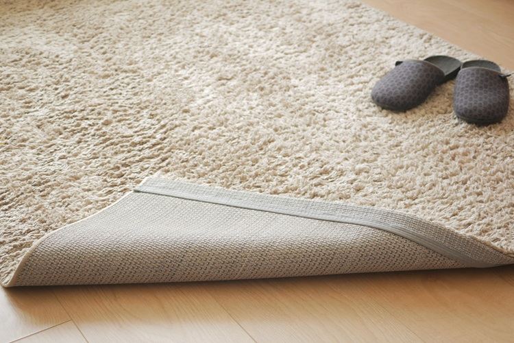 Pourquoi mon tapis s'enroule-t-il