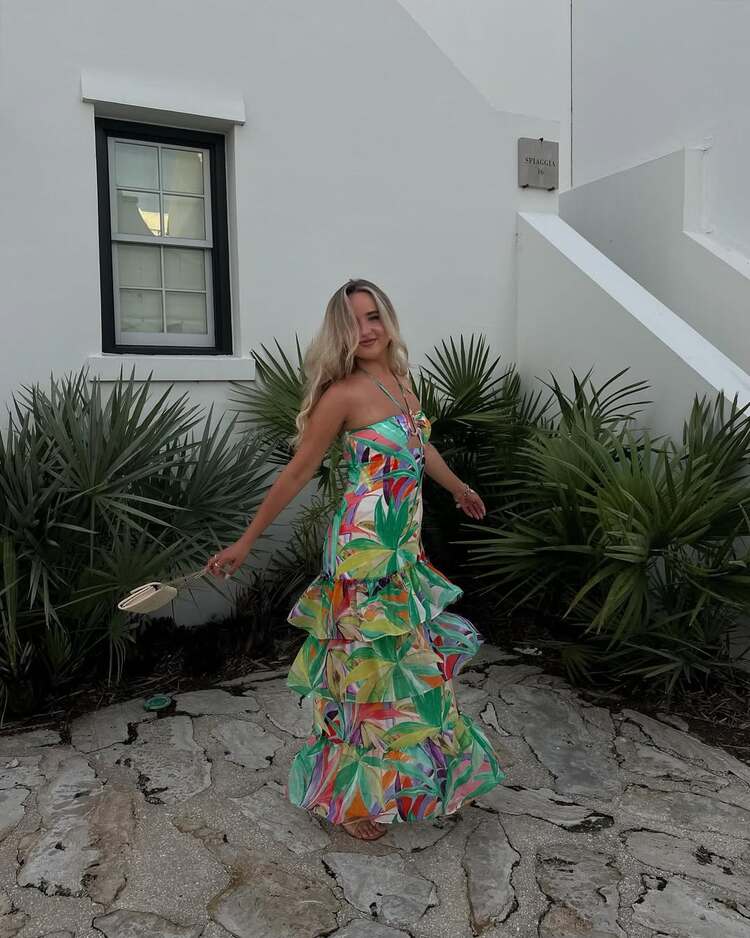 superbe robe à volants pour passer les vacances en toute légèreté