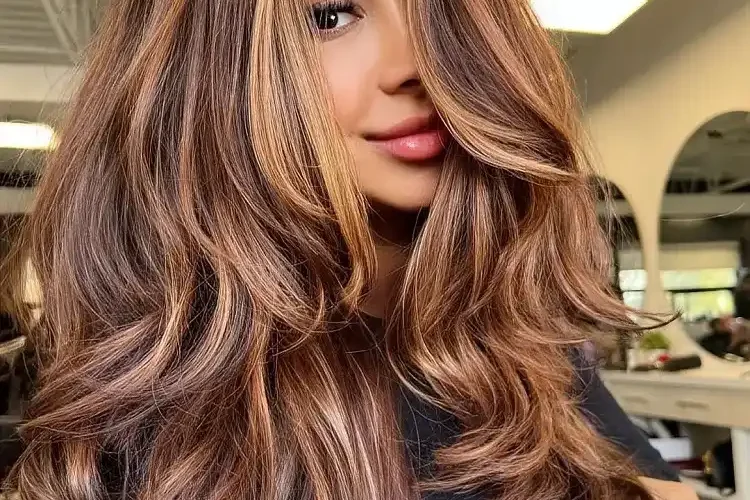 balayage auburn miel une tendance absolue ce printemps 2025