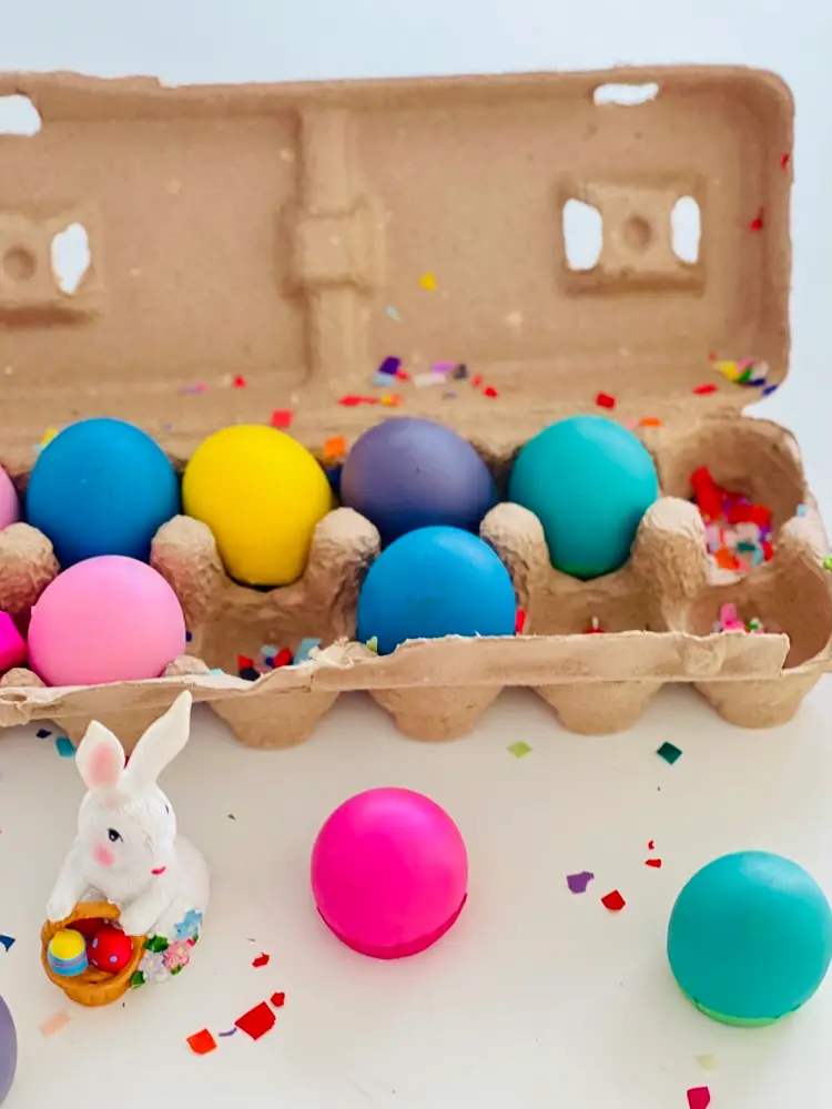 des œufs confettis pour pâques