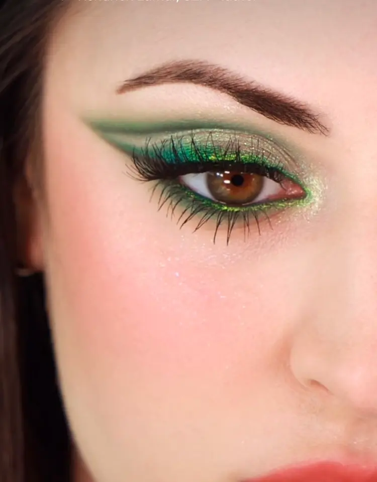 eyeliner vert pour yeux marron