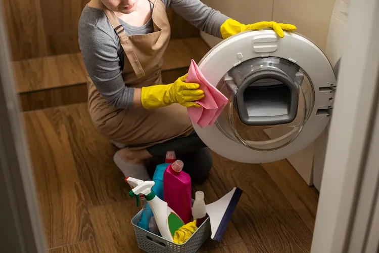 nettoyage de la machine à laver à l'extérieur et à l'intérieur