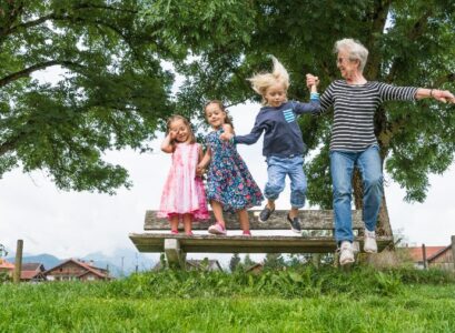 règles d'or pour organiser un voyage grand mère et petits enfants sans stress