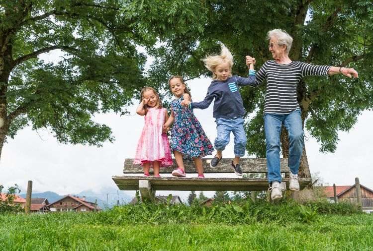 règles d'or pour organiser un voyage grand mère et petits enfants sans stress