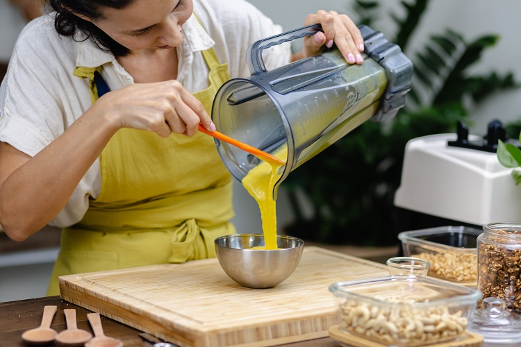 taches jaunes sur du plastique