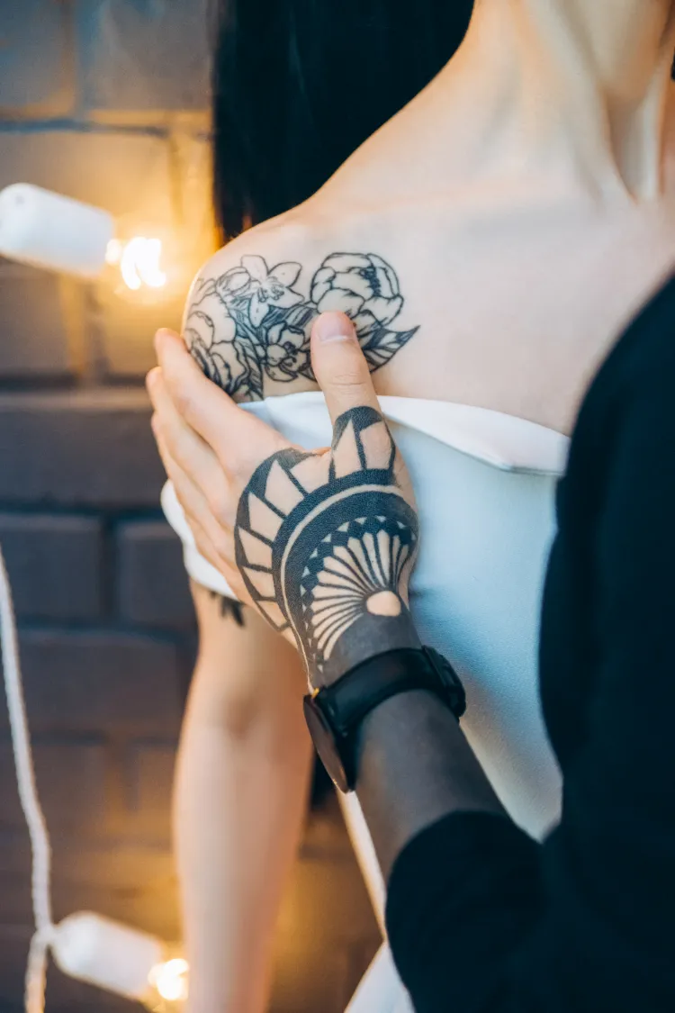 tatouage éphémère ou traditionnel