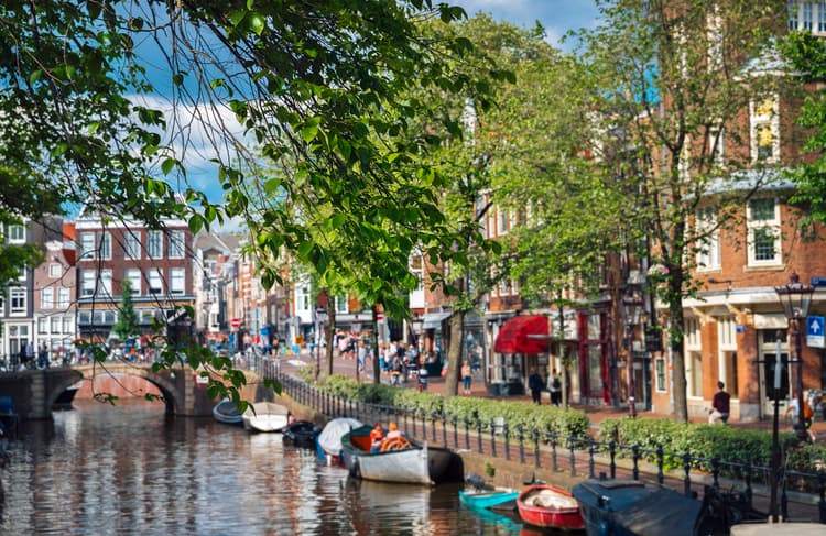 amsterdam est une ville permettant de voyager durable