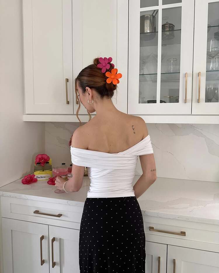 les pinces en version fleurs colorées rappellent les tendances des années 2000 et ont tout pour plaire