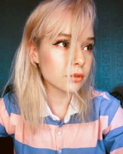 se teindre les cheveux avec de la betterave une technique naturelle qui donne du peps aux cheveux blonds