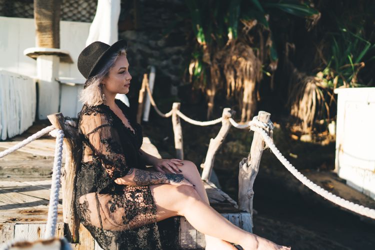 Grâce à cette sélection de tenues de plage pour femme ronde, faites