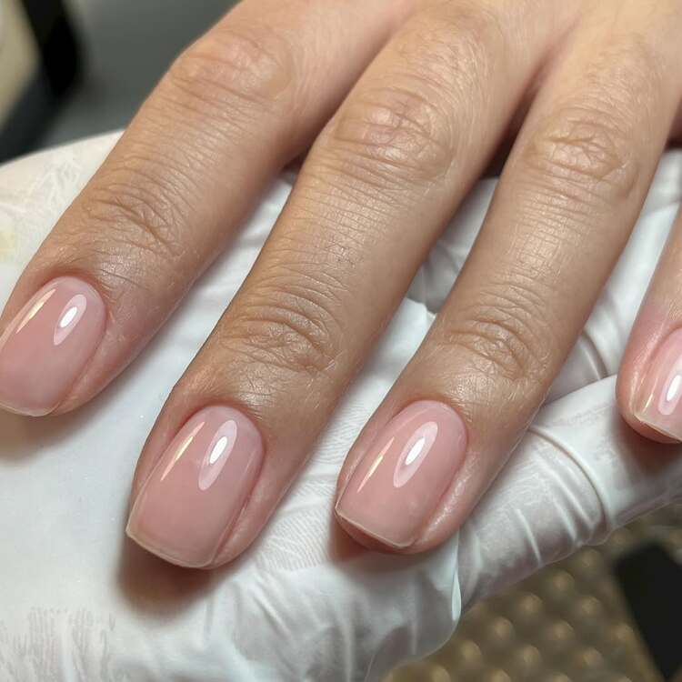 ongles nude sophistiqués pour le bureau un choix idéal pour un look impeccable au quotidien