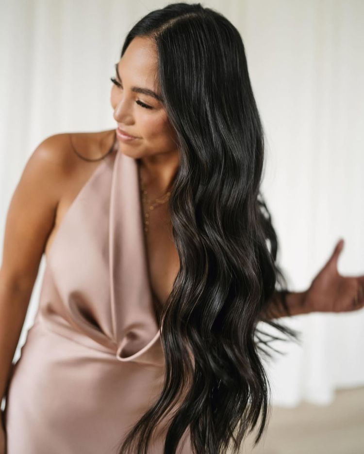 Quelle coloration pour un teint hâlé - les cheveux espresso offrent profondeur et éclat à la fois