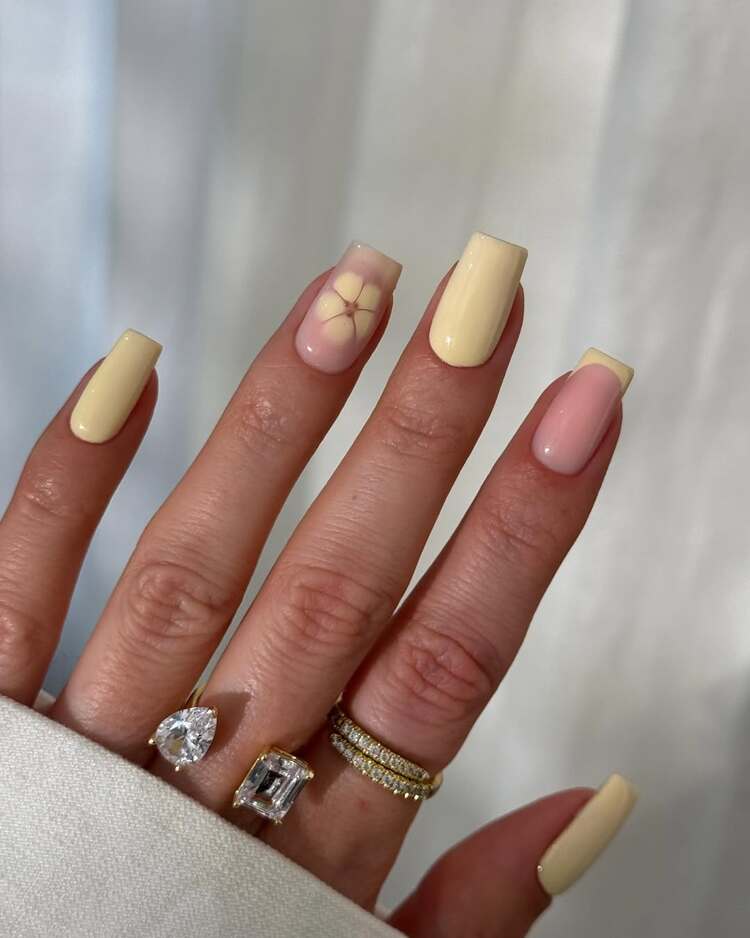 une façon subtile d’introduire le style buttermilk dans une manucure artistique et chic