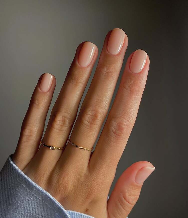 vernis nude luxe transparent qui est idéal pour toutes les occasions