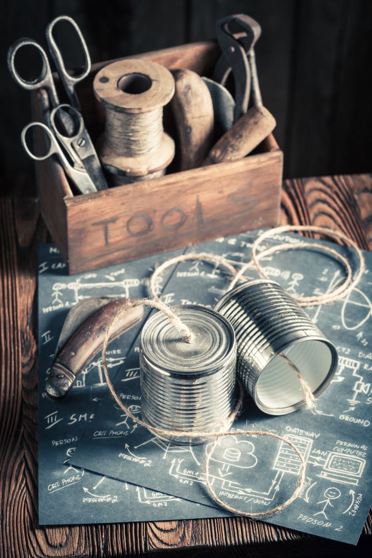 faire un carillon diy original à base de boîtes à conserves réutilisées