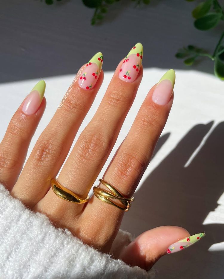 manucure french néon avec nail art cerise