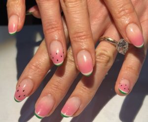 French manucure pastèque sur ongles mi-longs