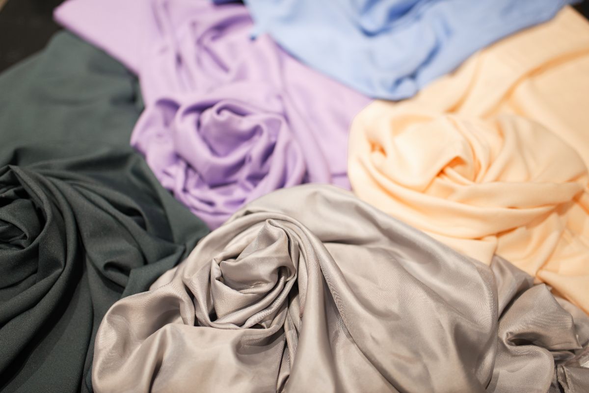 Viscose et lyocell-les fibres régénérées produites à l'aide de produits chimiques agressifs