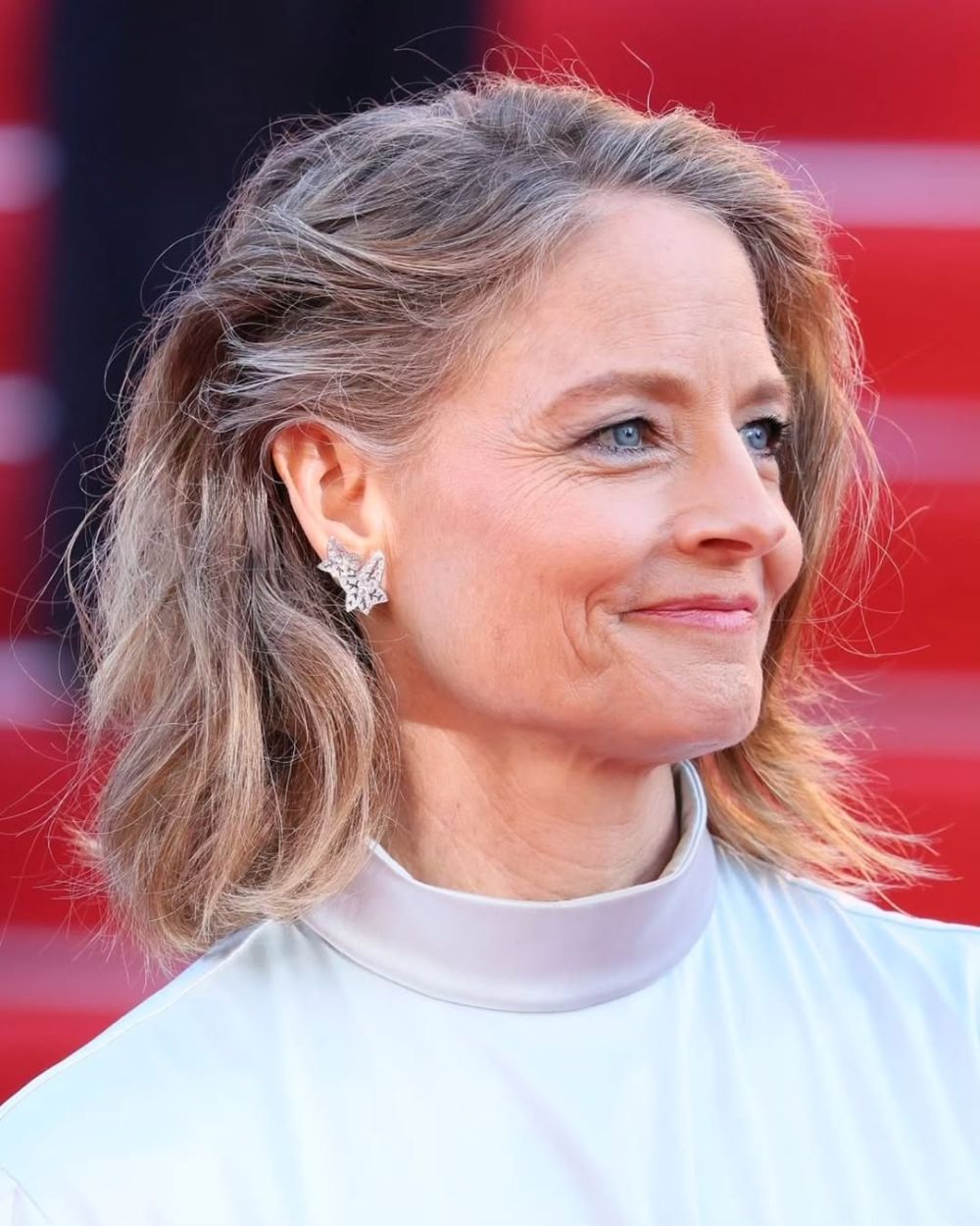 balayage blond cendré naturel pour sublimer les cheveux après 50 ans