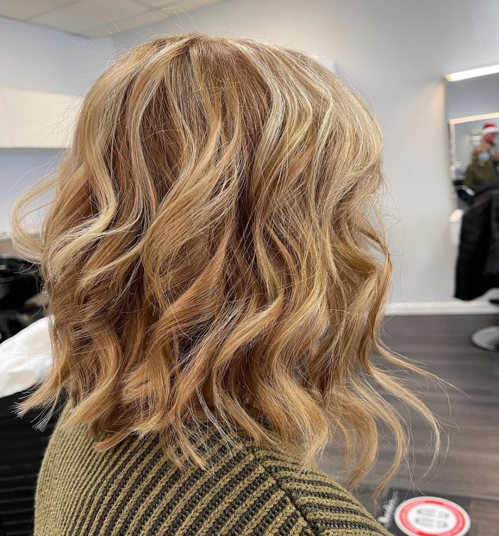 balayage blond champagne pour cheveux gris naturels
