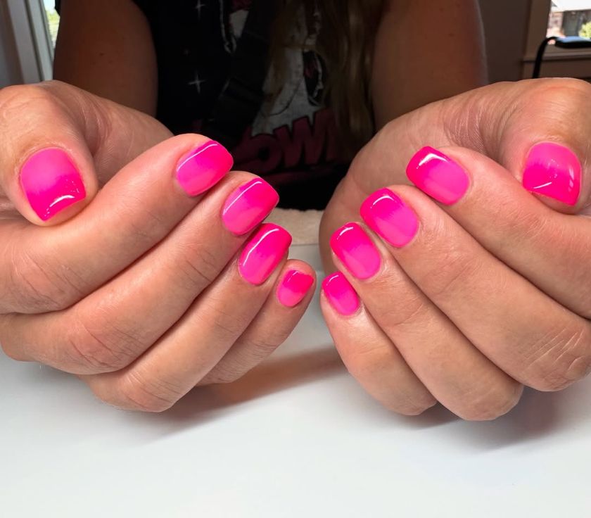 couleurs de vernis néon qui vieillissent à éviter après 60 ans