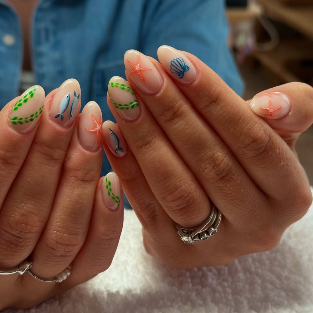 nail art étoile de marin-ongles dépareillés coraux poissons algues étoiles de mer