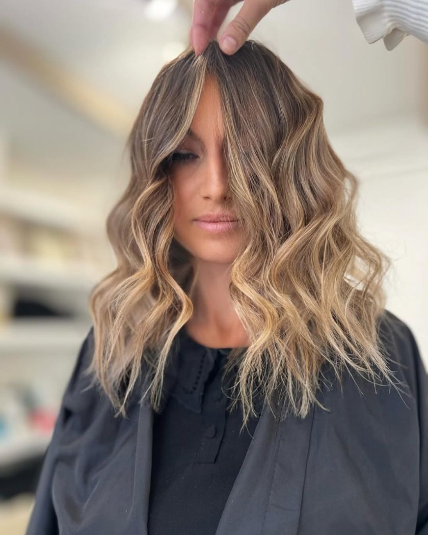 ombré blond sur cheveux clairs pour femmes de 50 ans et plus