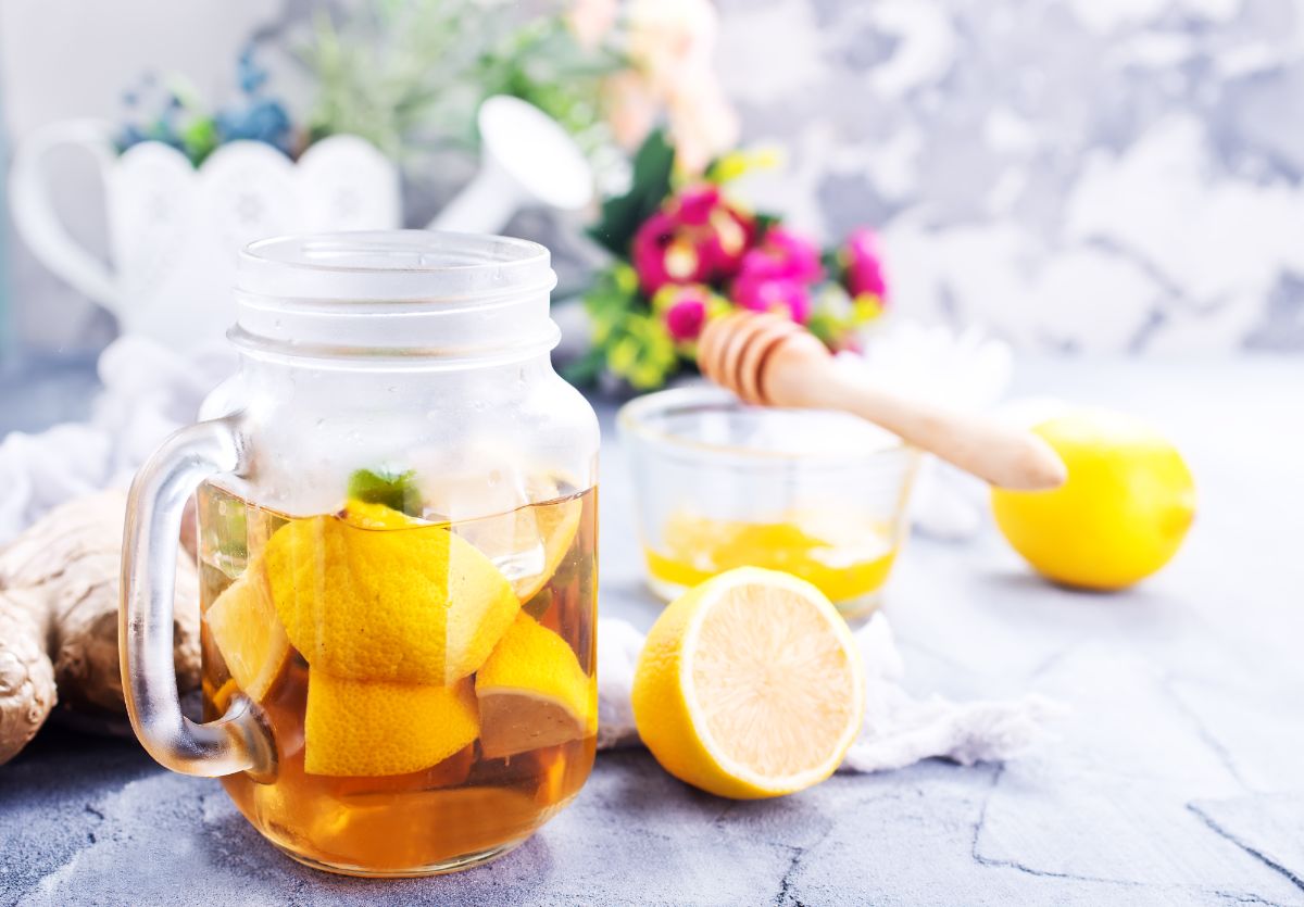 préparer une infusion santé de peaux de citron fraîches ou séchées