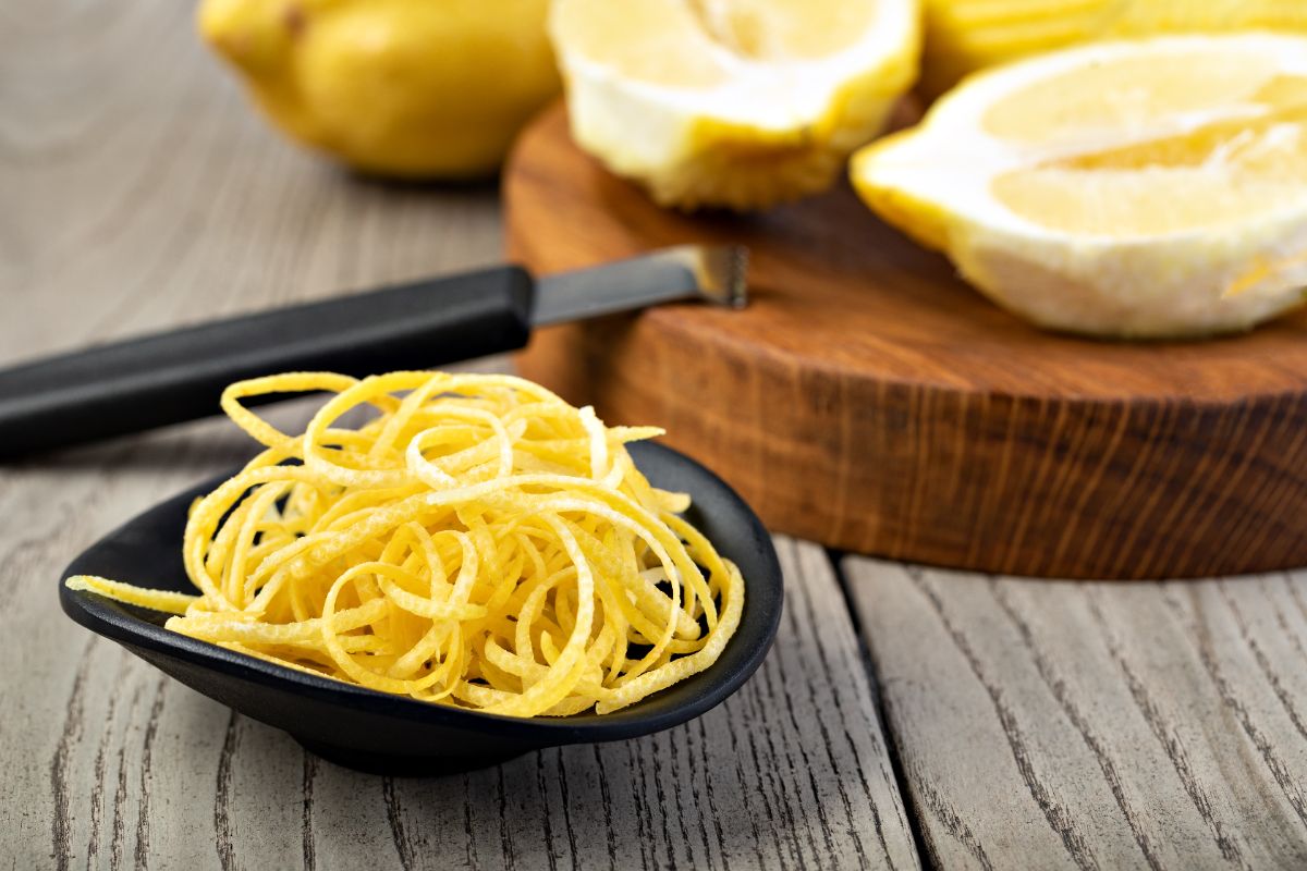 réutiliser les peaux de citron pour faire un désodorisant naturel pour la maison et la voiture