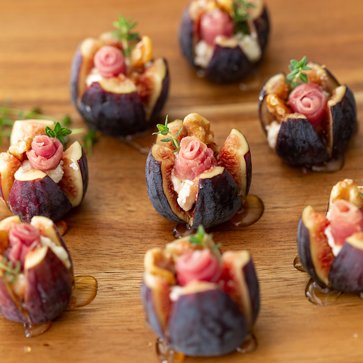 Amuse-bouche à la figue, chèvre frais et jambon cru