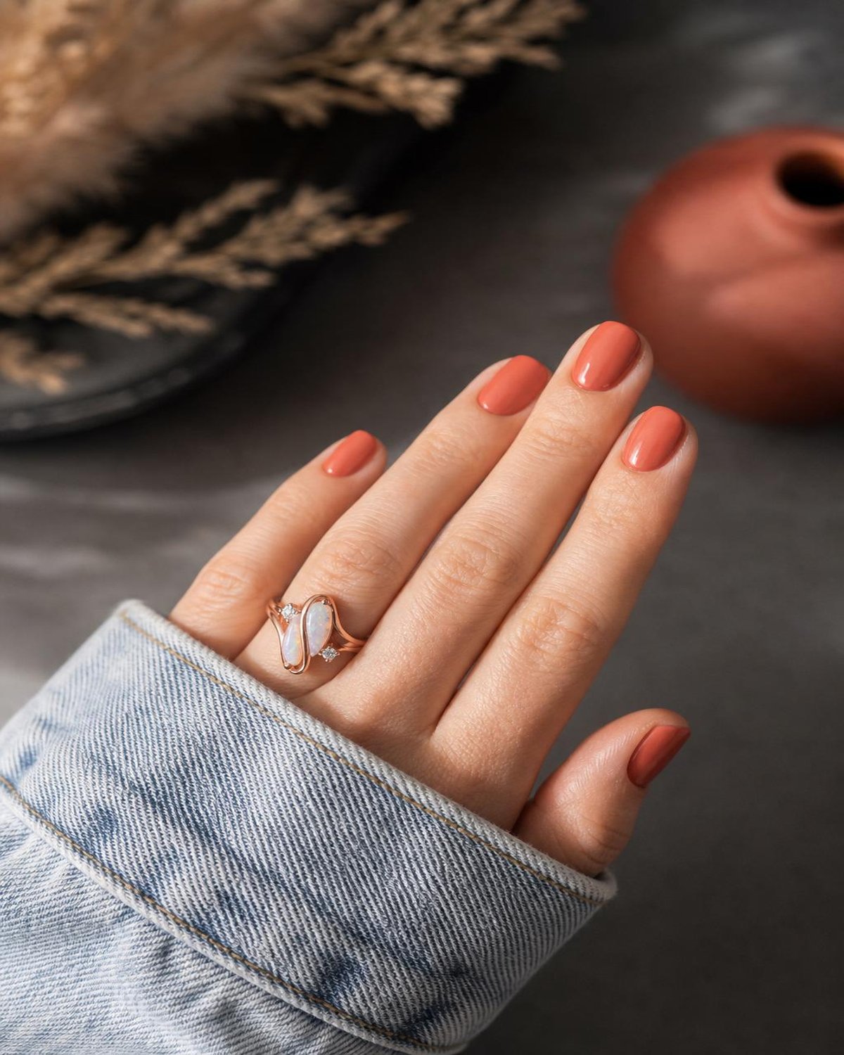 Idée de manucure pour l'automne tout en douceur qui sublime les ongles très courts