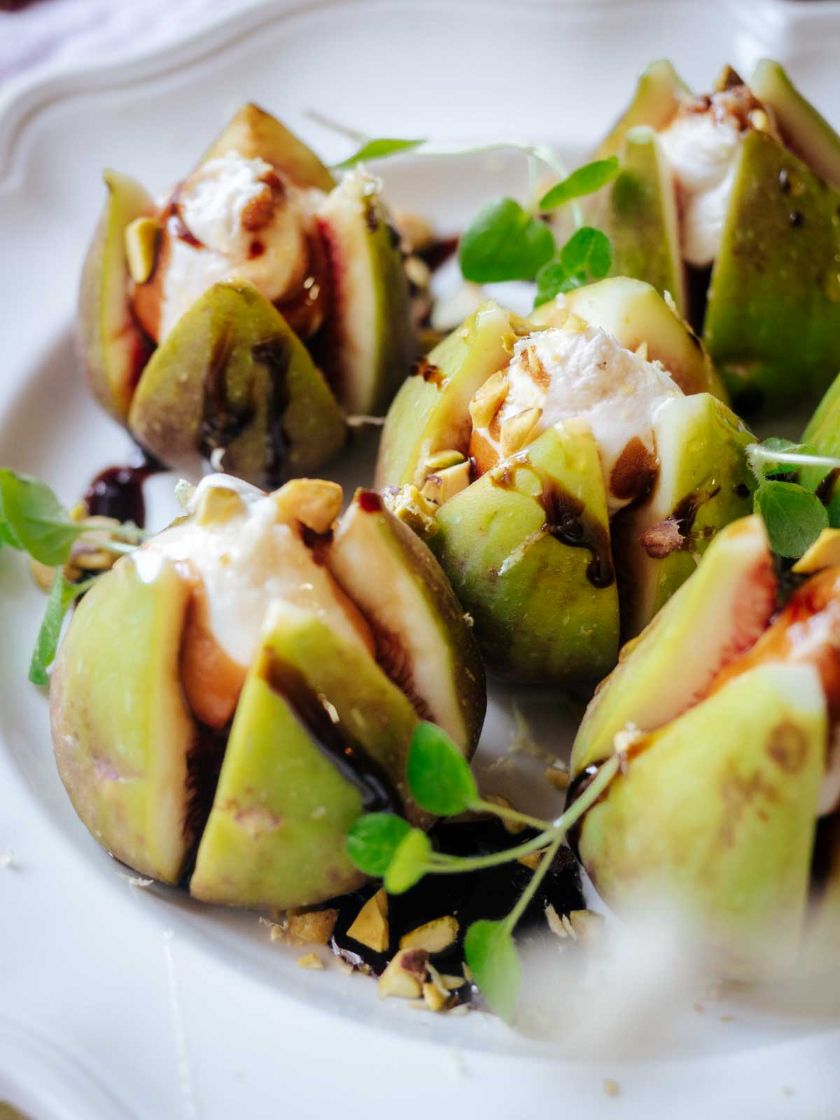 bouchées de figues à la ricotta fouettée et aux pistaches