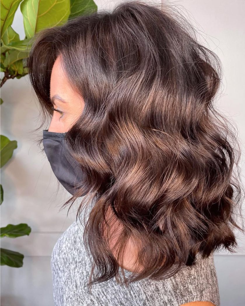 cheveux brun espresso, coloration rajeunissante automne