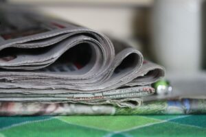 comment réutiliser le papier journal au jardin