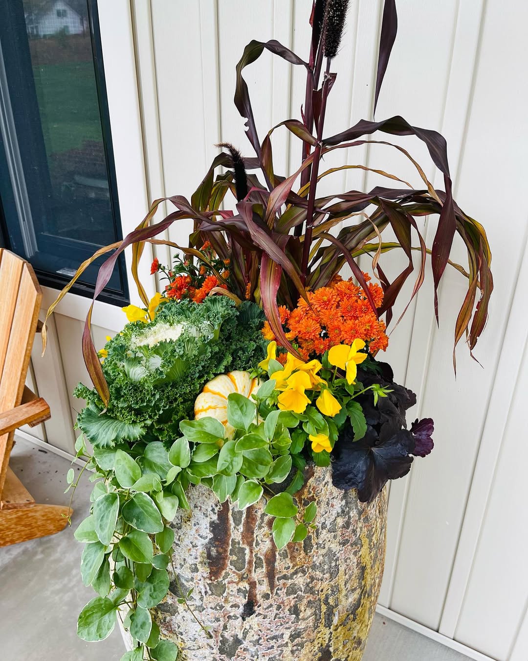 idées de jardinières d’automne originales pour un extérieur haut en couleurs