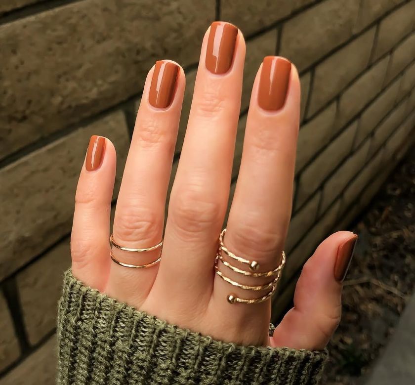 melted toffee nail art sur ongles courts en automne