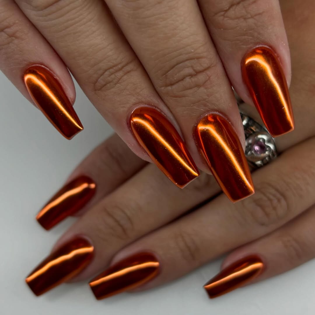 ongles chromés cuivrés forme ballerine