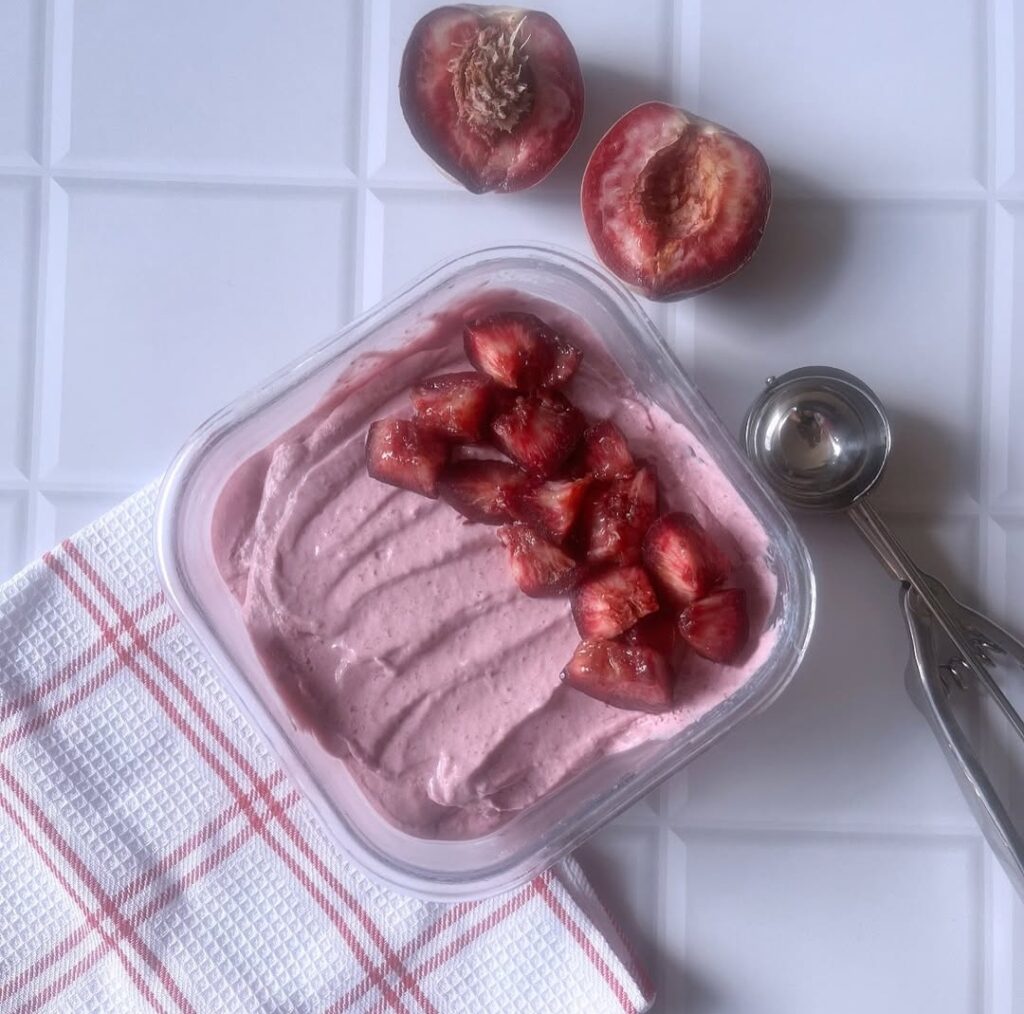 que faire avec des pêches de vigne, recette simple de gelato avec mascarpone