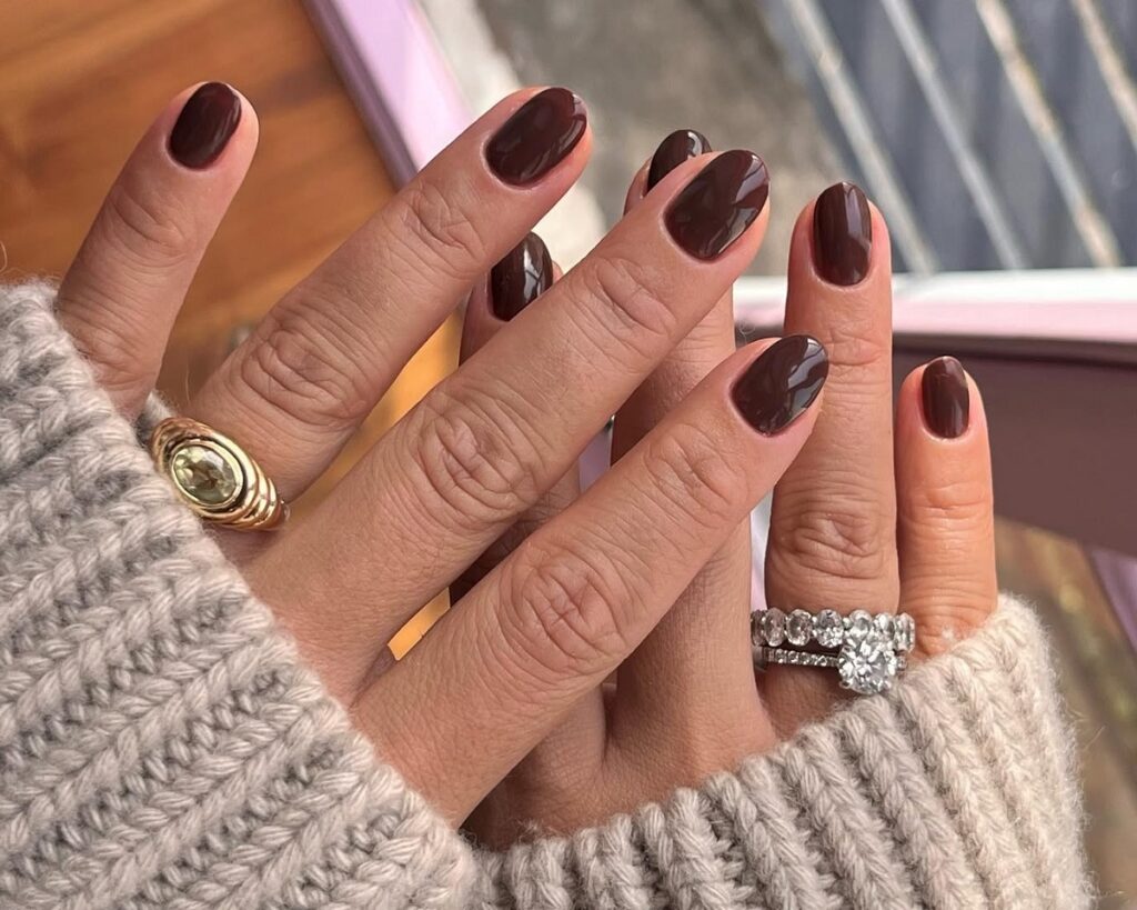 Couleur de vernis brun châtaigne