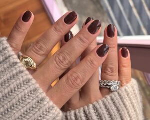 Couleur de vernis brun châtaigne