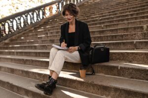 la qualité artisanale et le savoir-faire-deux critères déterminants pour le choix du sac haut de gamme parfait