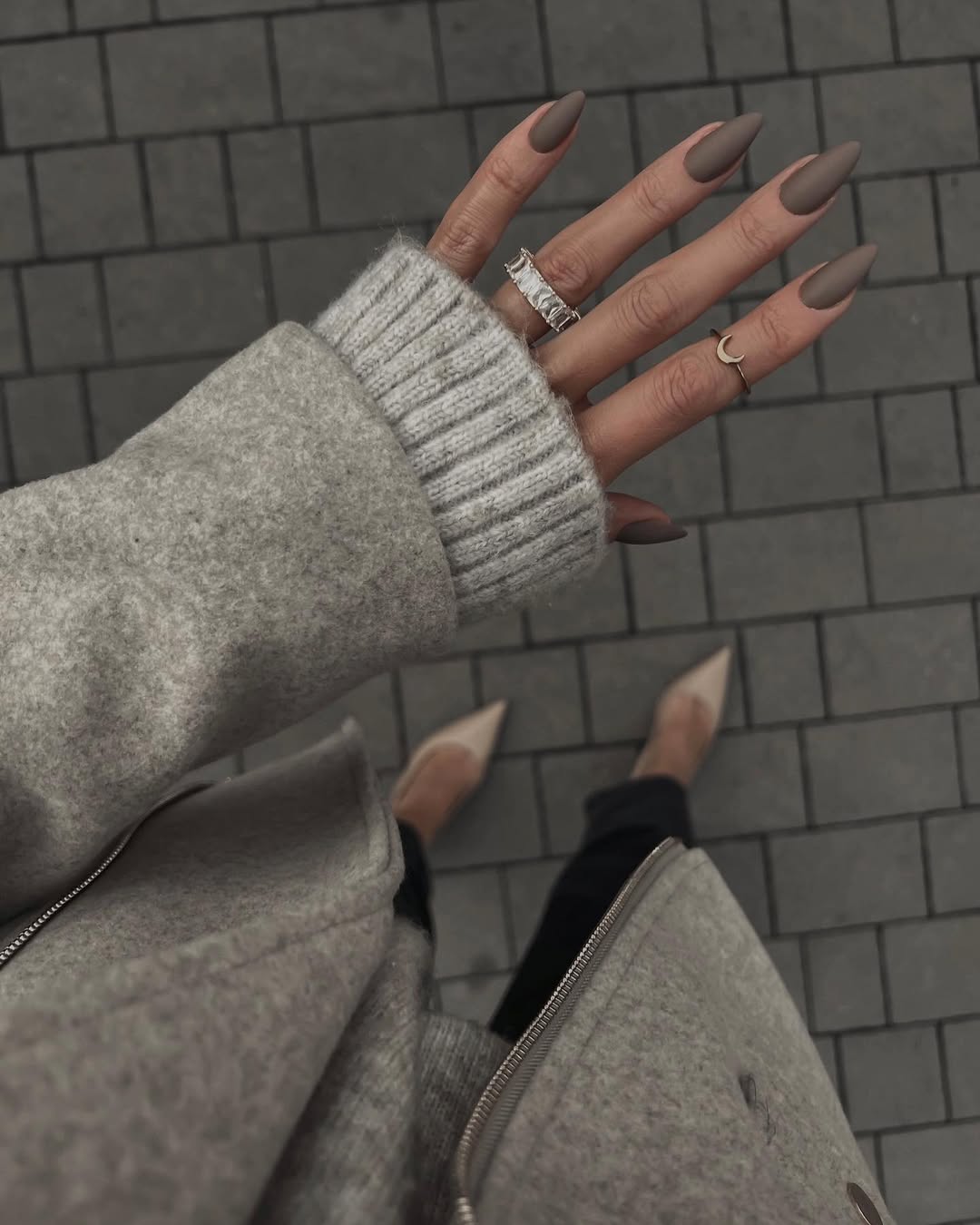 ongles marron mat-manucure automne tendance et chic