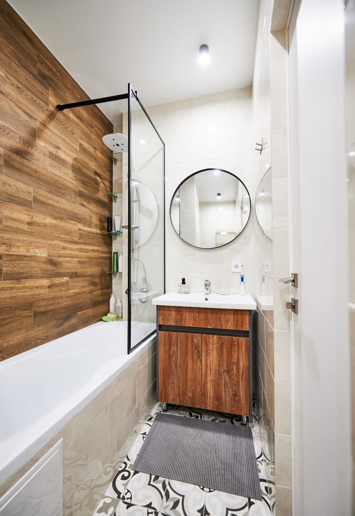 quels critères pour bien choisir entre une baignoire droite ou une baignoire d'angle