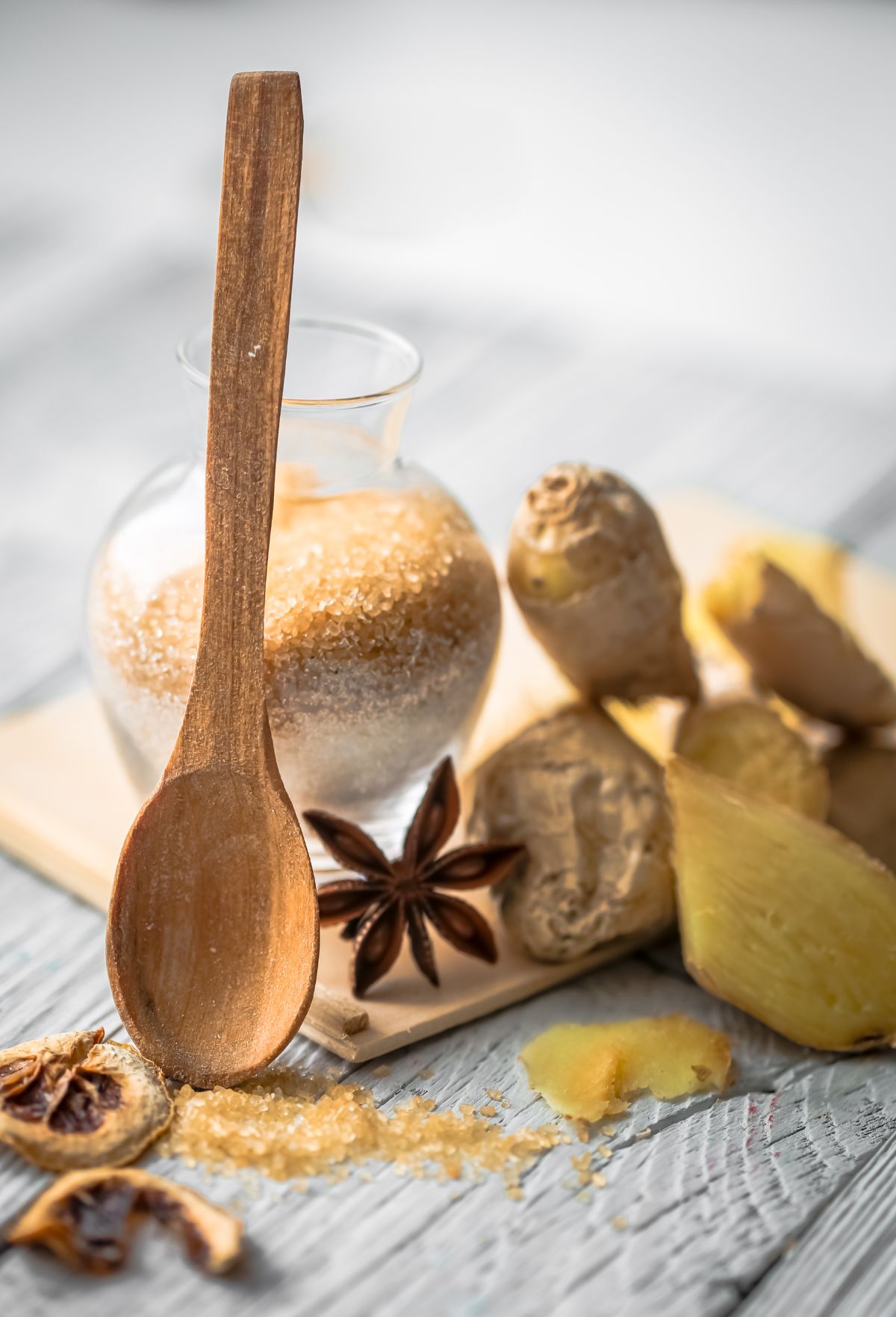 Cosmétique maison natuel-préparer un exfoliant tonifiant aux pelures de gingembre et sucre brun