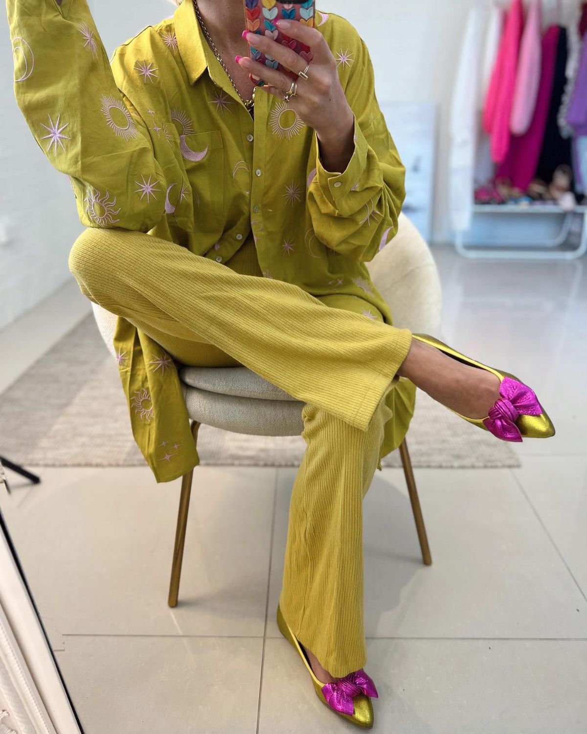 Couleur chartreuse-la teinte inattendue qui bouscule la mode automne 2025
