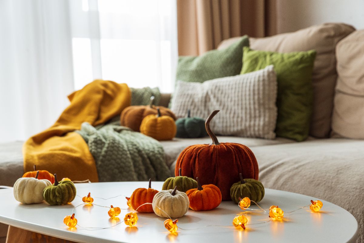 DIY citrouilles en tissu en tant que déco table basse